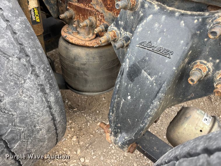 image for item FG1098 2017 Freightliner Cascadia 125 semi truck