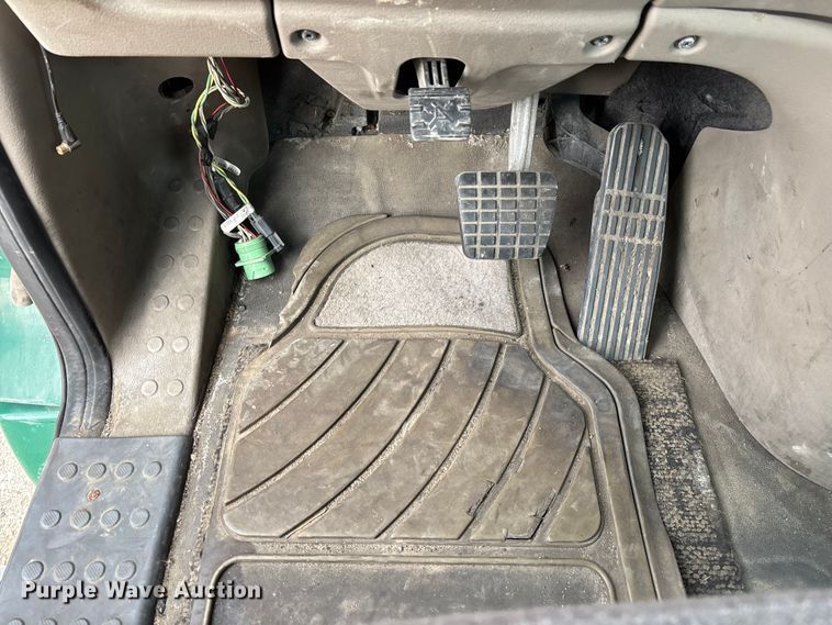 image for item FG1098 2017 Freightliner Cascadia 125 semi truck