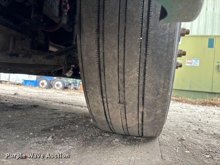 image for item FG1098 2017 Freightliner Cascadia 125 semi truck