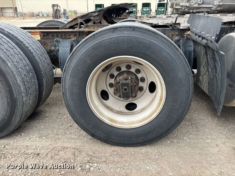 image for item FG1098 2017 Freightliner Cascadia 125 semi truck