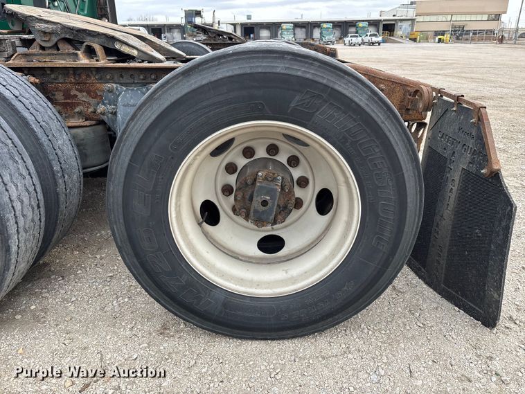 image for item FG1098 2017 Freightliner Cascadia 125 semi truck