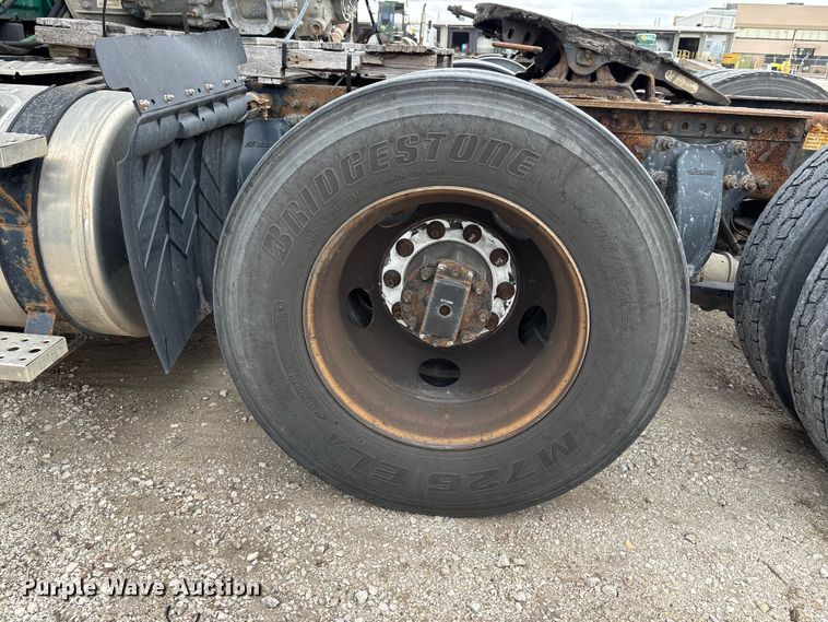 image for item FG1098 2017 Freightliner Cascadia 125 semi truck