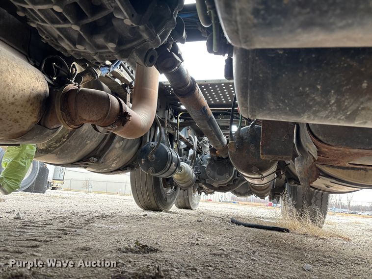 image for item FG1099 2017 Freightliner Cascadia 125 semi truck