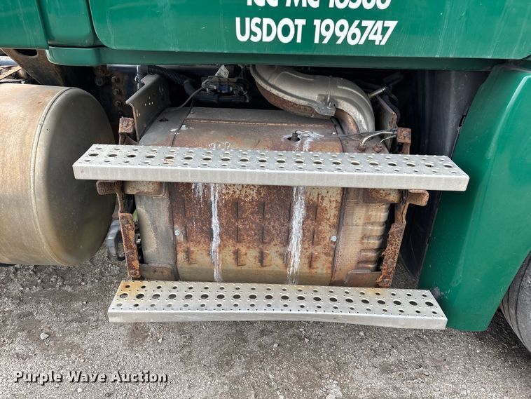 image for item FG1099 2017 Freightliner Cascadia 125 semi truck