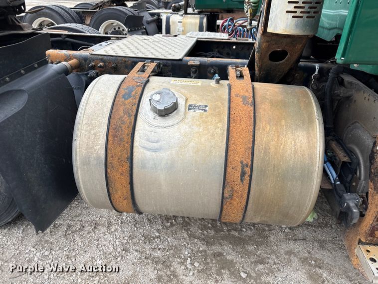 image for item FG1099 2017 Freightliner Cascadia 125 semi truck