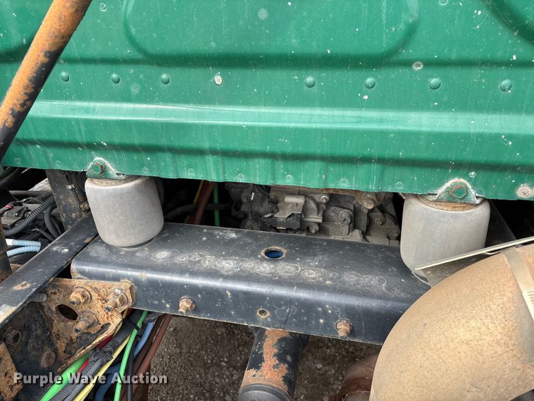 image for item FG1099 2017 Freightliner Cascadia 125 semi truck