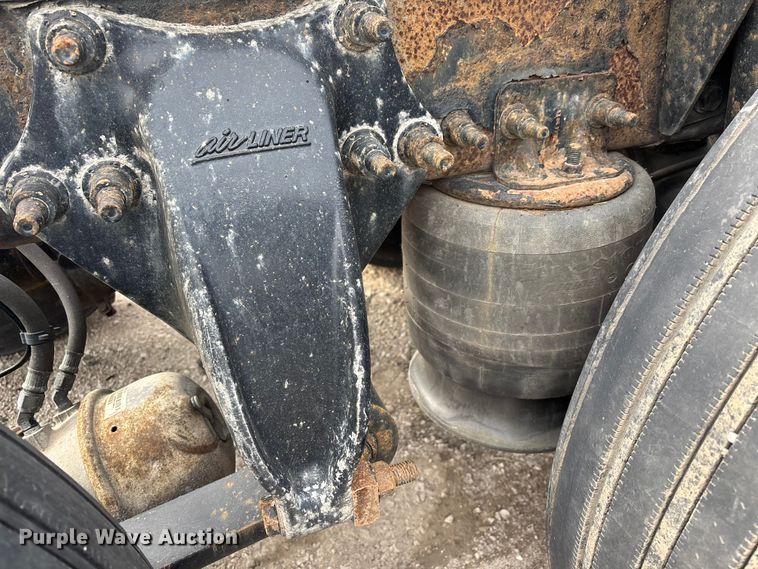 image for item FG1099 2017 Freightliner Cascadia 125 semi truck