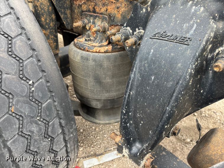 image for item FG1099 2017 Freightliner Cascadia 125 semi truck