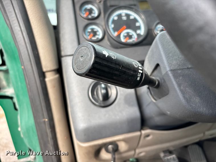 image for item FG1099 2017 Freightliner Cascadia 125 semi truck