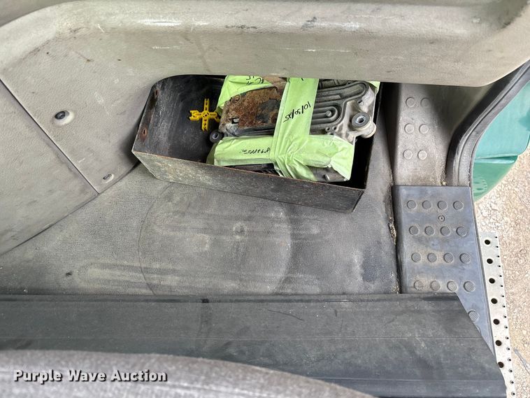 image for item FG1099 2017 Freightliner Cascadia 125 semi truck