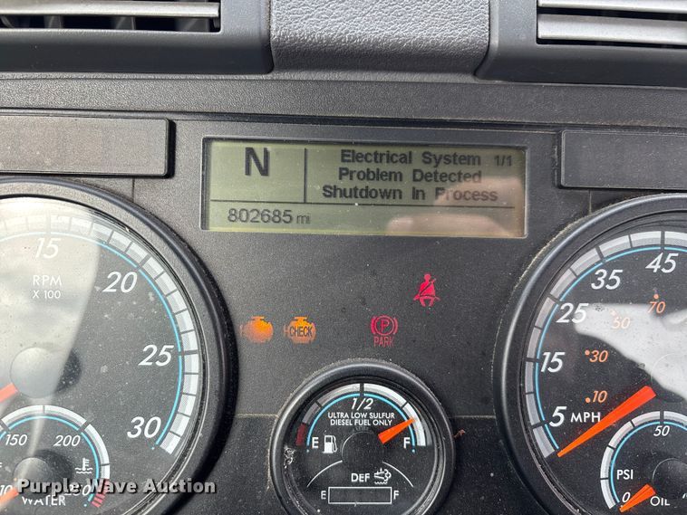 image for item FG1099 2017 Freightliner Cascadia 125 semi truck