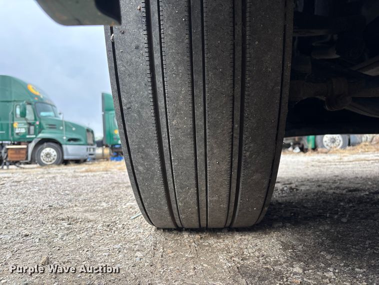 image for item FG1099 2017 Freightliner Cascadia 125 semi truck