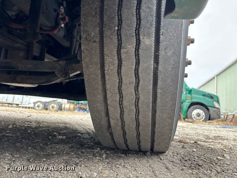 image for item FG1099 2017 Freightliner Cascadia 125 semi truck