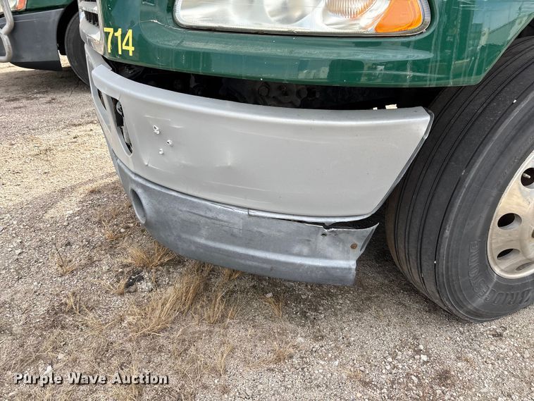 image for item FG1100 2016 Mack CXU613 semi truck