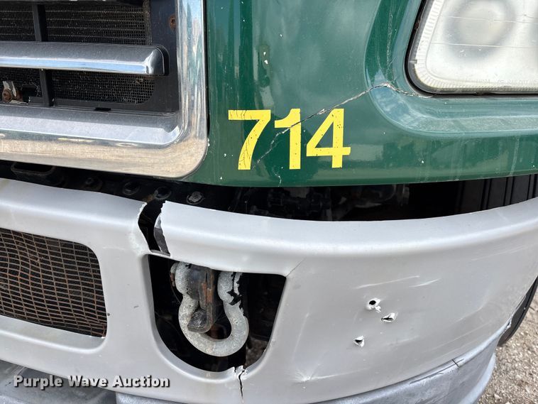 image for item FG1100 2016 Mack CXU613 semi truck