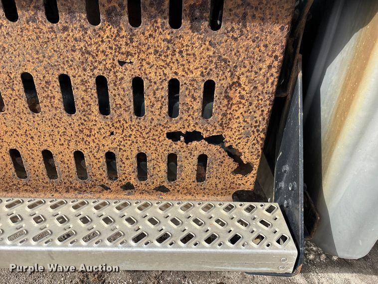 image for item FG1100 2016 Mack CXU613 semi truck