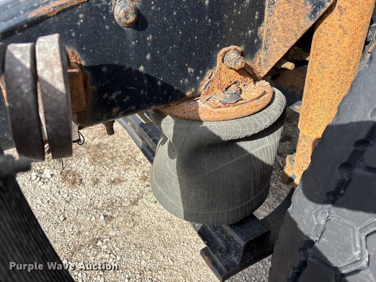 image for item FG1100 2016 Mack CXU613 semi truck