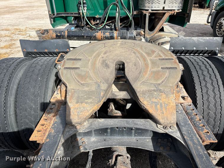 image for item FG1100 2016 Mack CXU613 semi truck