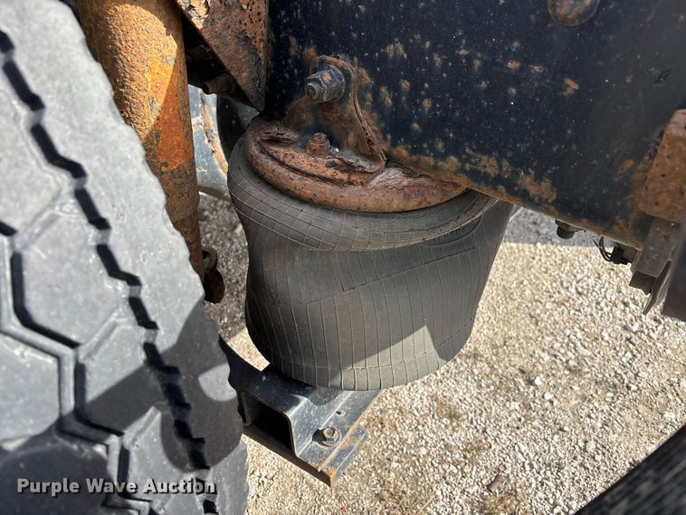 image for item FG1100 2016 Mack CXU613 semi truck