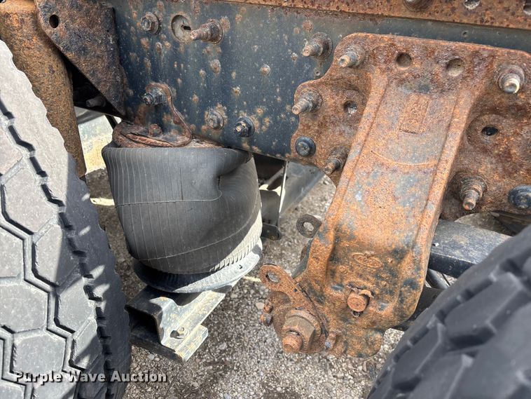 image for item FG1100 2016 Mack CXU613 semi truck