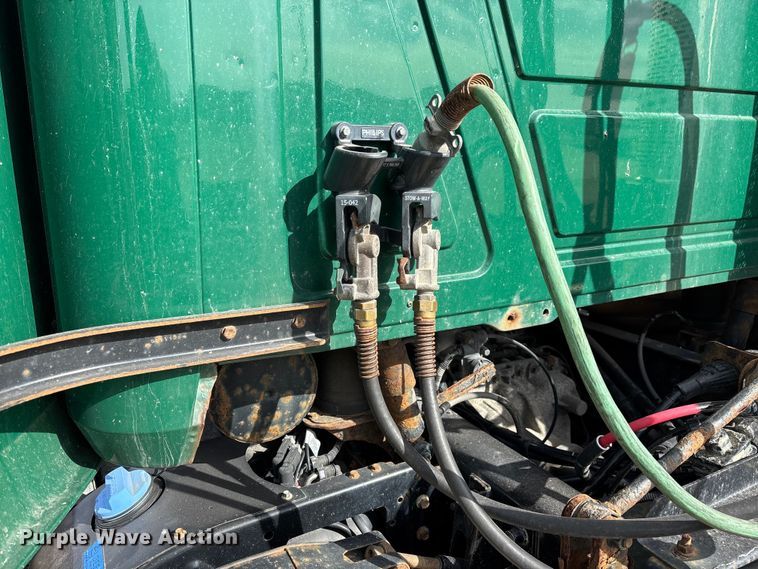 image for item FG1100 2016 Mack CXU613 semi truck