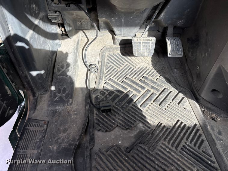 image for item FG1100 2016 Mack CXU613 semi truck