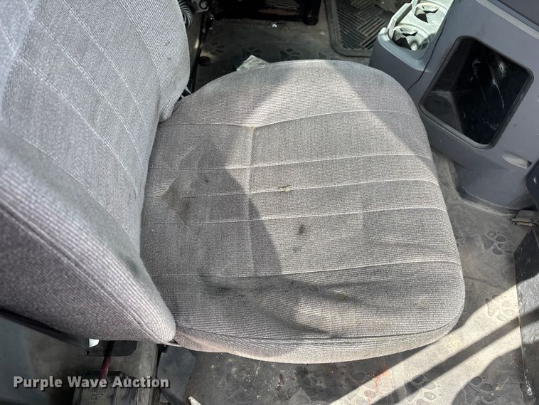 image for item FG1100 2016 Mack CXU613 semi truck