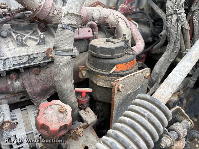 image for item FG1100 2016 Mack CXU613 semi truck