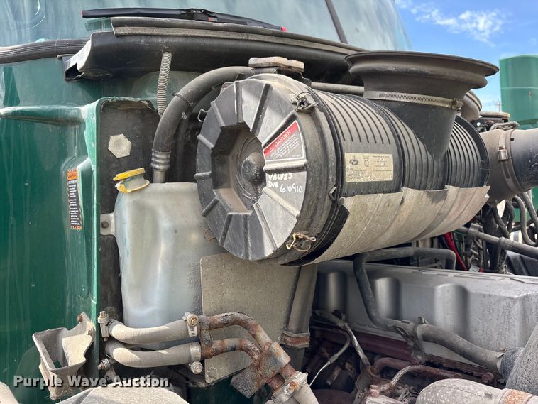 image for item FG1100 2016 Mack CXU613 semi truck