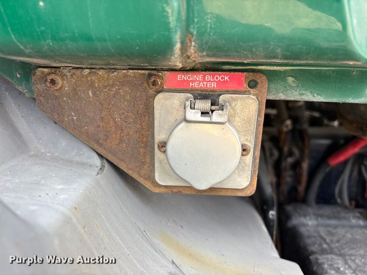 image for item FG1100 2016 Mack CXU613 semi truck