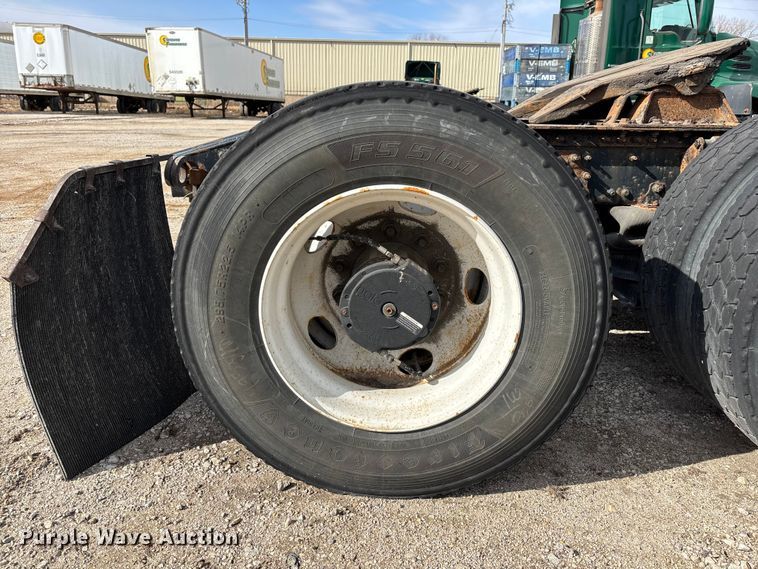 image for item FG1100 2016 Mack CXU613 semi truck