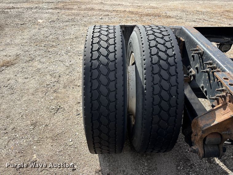 image for item FG1100 2016 Mack CXU613 semi truck