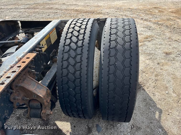 image for item FG1100 2016 Mack CXU613 semi truck