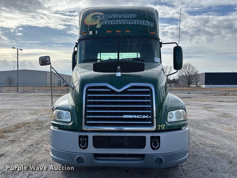 image for item FG1101 2016 Mack CXU613 semi truck