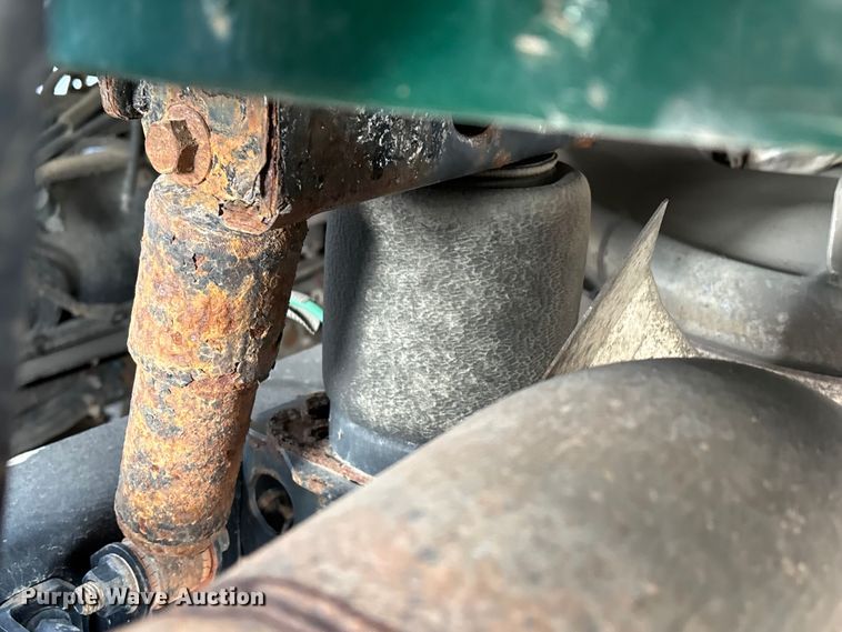 image for item FG1101 2016 Mack CXU613 semi truck