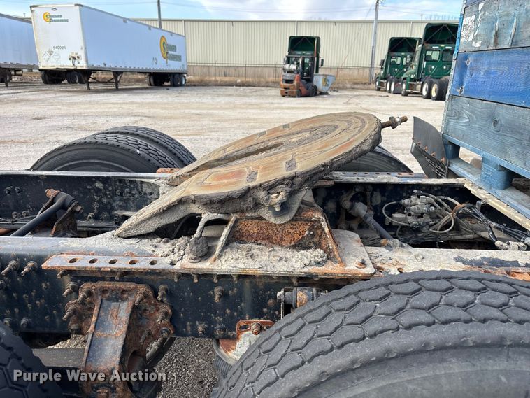 image for item FG1101 2016 Mack CXU613 semi truck