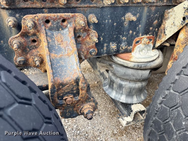 image for item FG1101 2016 Mack CXU613 semi truck