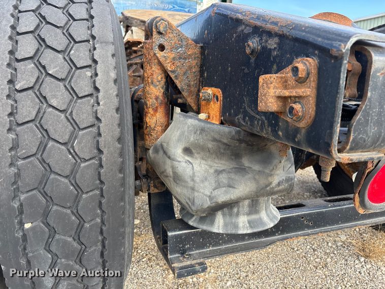 image for item FG1101 2016 Mack CXU613 semi truck