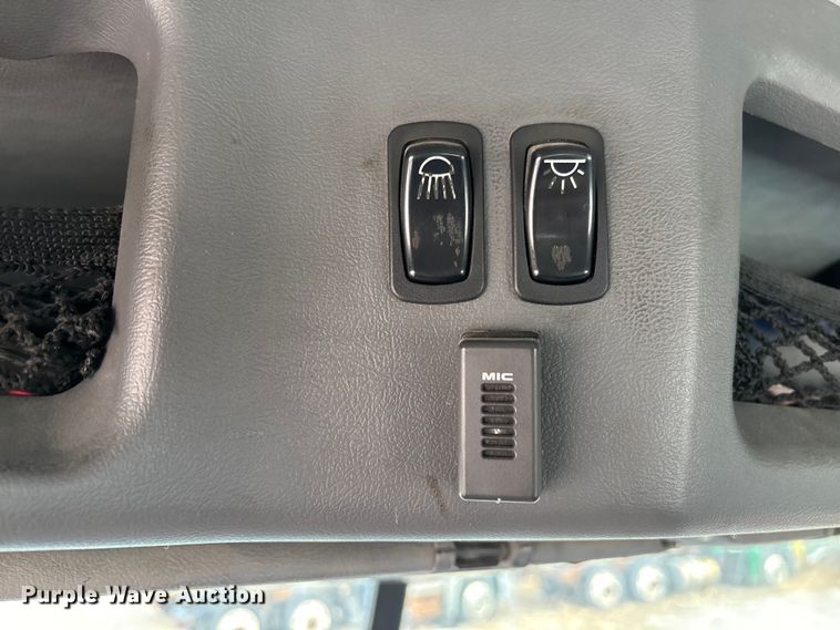 image for item FG1101 2016 Mack CXU613 semi truck