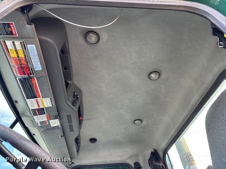 image for item FG1101 2016 Mack CXU613 semi truck