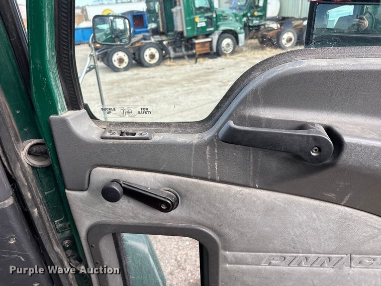 image for item FG1101 2016 Mack CXU613 semi truck