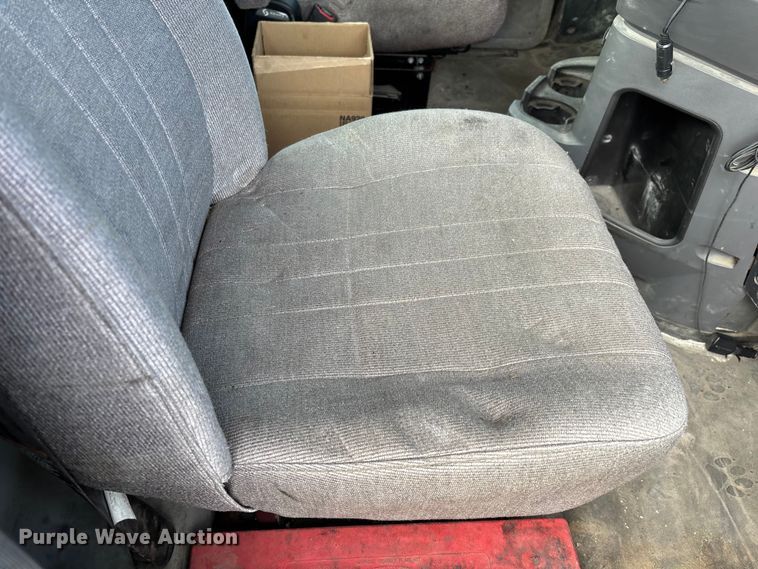 image for item FG1101 2016 Mack CXU613 semi truck