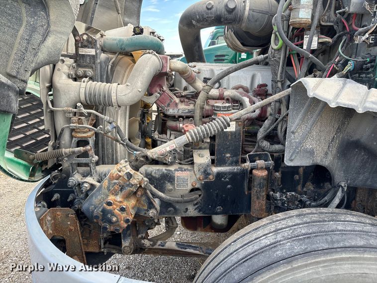 image for item FG1101 2016 Mack CXU613 semi truck