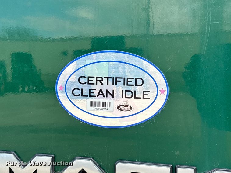 image for item FG1101 2016 Mack CXU613 semi truck