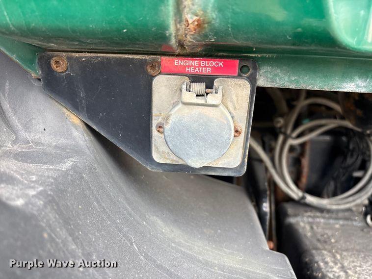 image for item FG1101 2016 Mack CXU613 semi truck