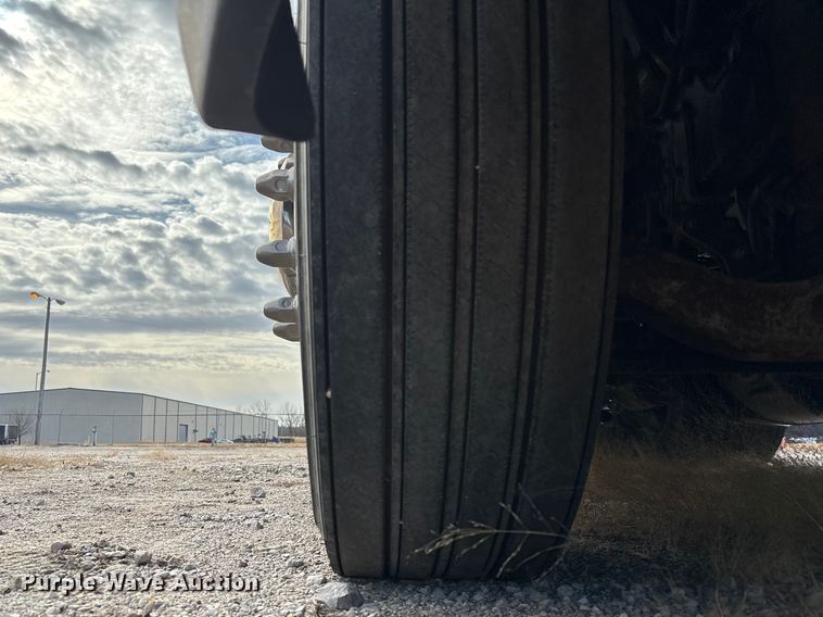 image for item FG1101 2016 Mack CXU613 semi truck