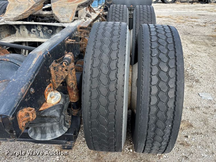 image for item FG1101 2016 Mack CXU613 semi truck