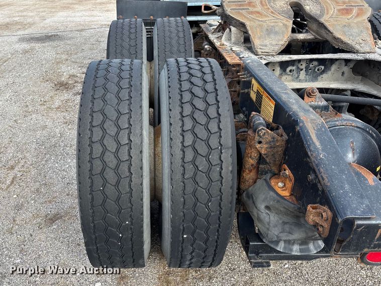 image for item FG1101 2016 Mack CXU613 semi truck