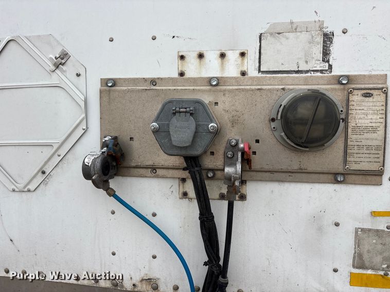 image for item FG1107 2013 Strick dry van trailer