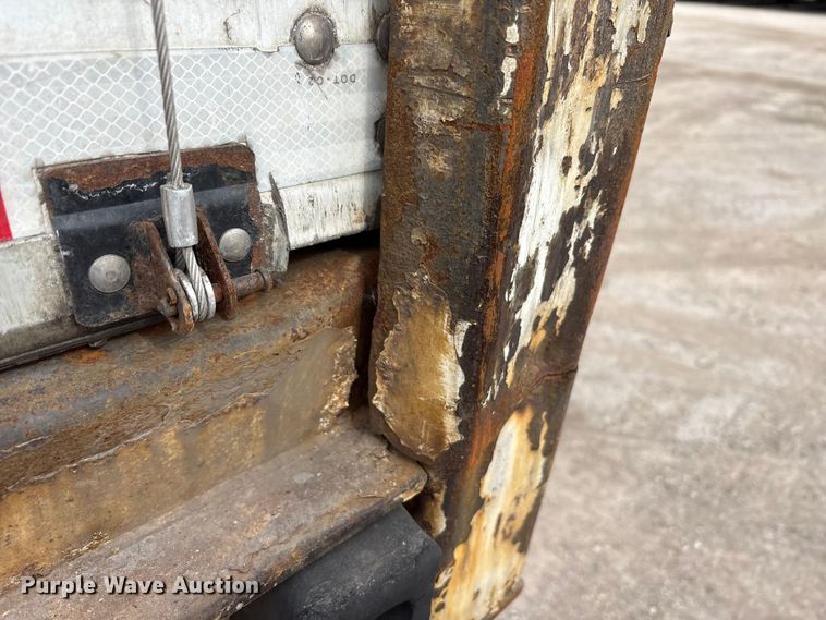 image for item FG1107 2013 Strick dry van trailer